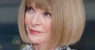 A 2022 Book Said Anna Wintour Could Have Left 'Vogue' for an Ambassadorship if Hillary Clinton Had Won.