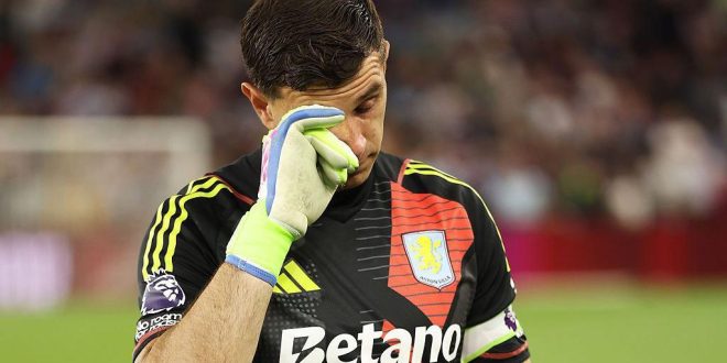 Emiliano Martinez Aston Villa Goalkeeper Seeks Man Utd Transfer