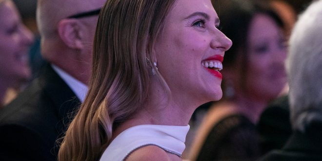 AI Bots Mimicking Taylor Swift, Scarlett Johansson, Others Sent 'Flirty' Images Report