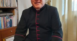 Unique Presentation Australian Cleric Offers Pope Leo Initial Life Story